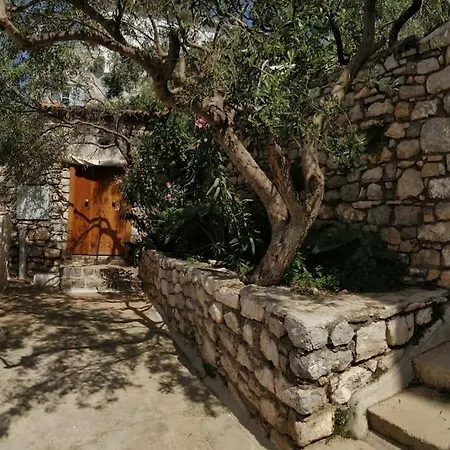 Braxos A Beautiful Rocky Place Hydra  Exterior photo