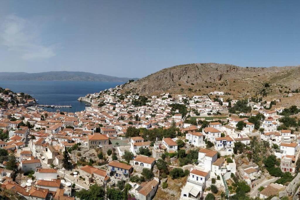 Braxos A Beautiful Rocky Place Hydra (Saronic Islands)